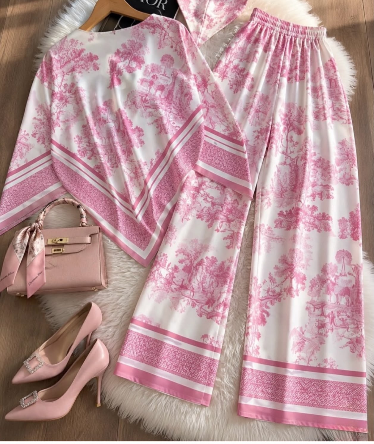 Ensemble satin